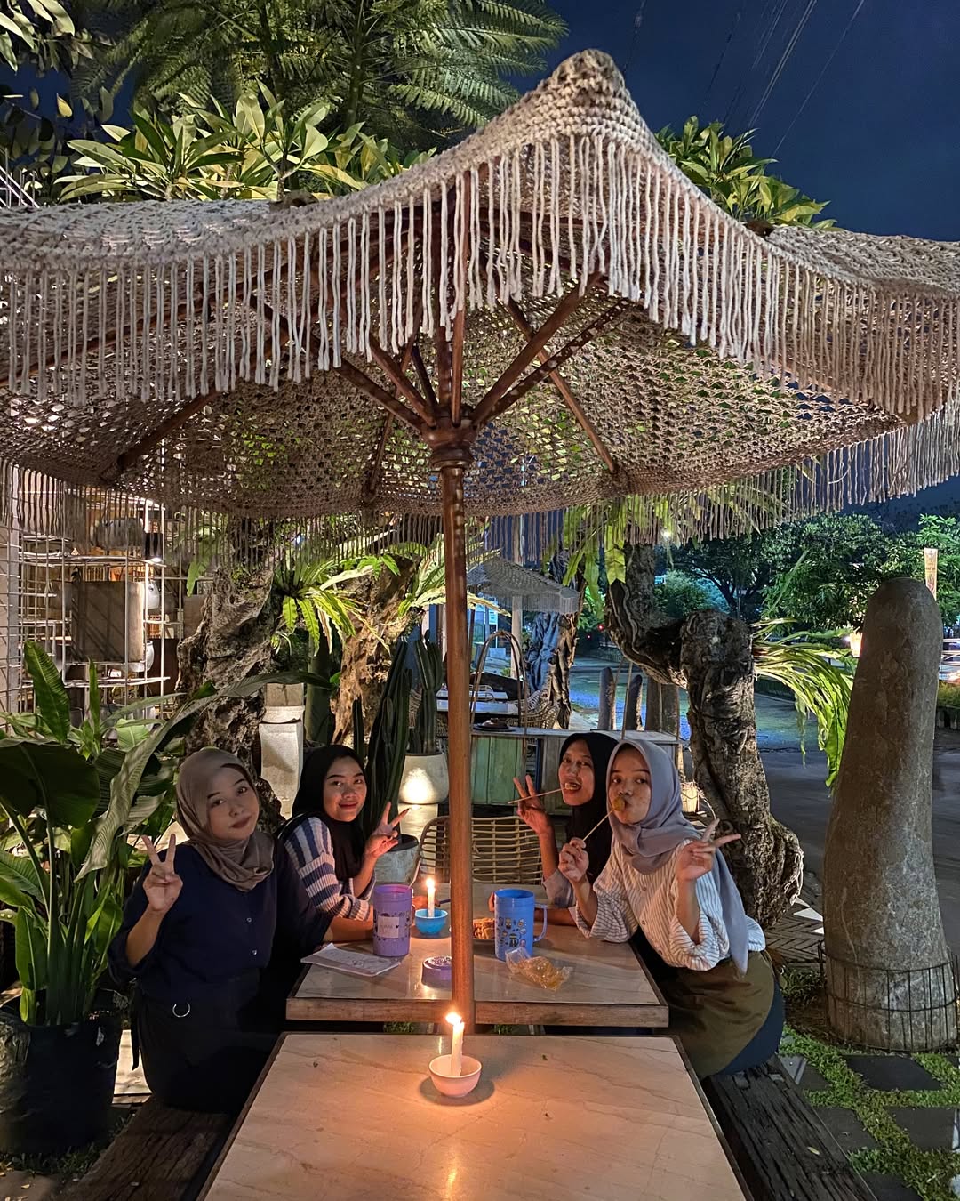 Foto Bareng Sahabat